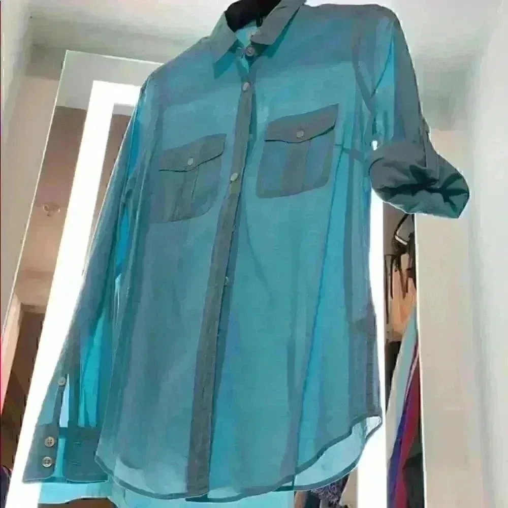 ✨J Crew Button Down Barely Worn Blue Shirt